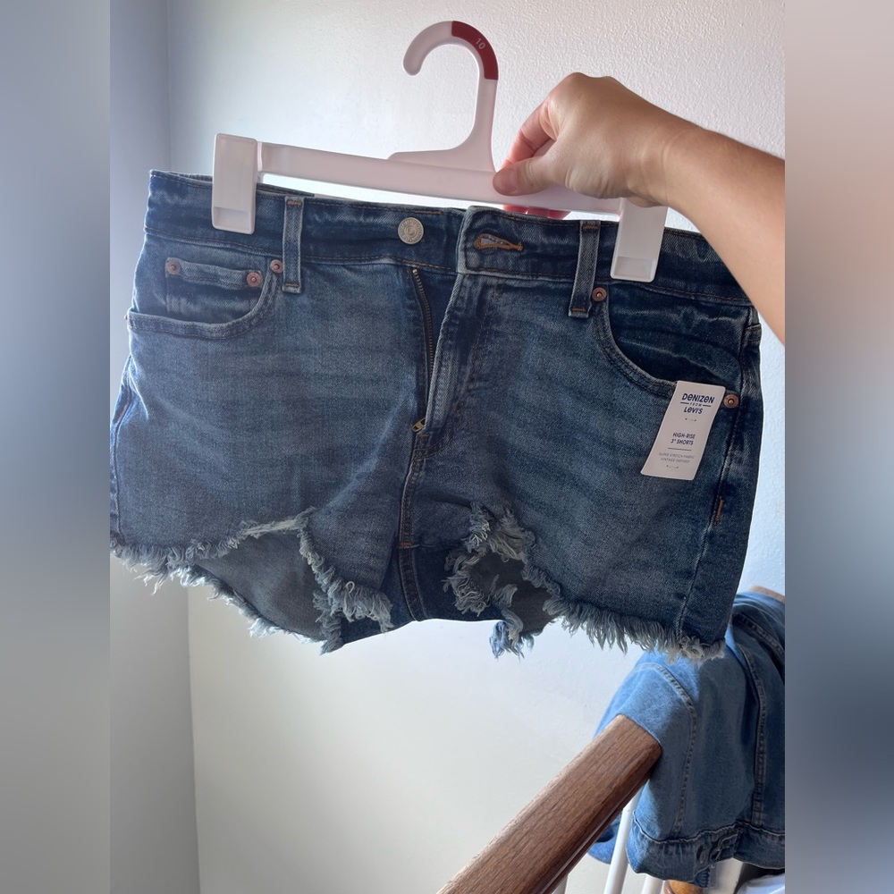 high rise 3’ denizen from levis denim shorts size 10 w30